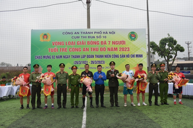 Mê Linh sôi nổi Giải bóng đá 7 người Tuổi trẻ Công an Thủ đô năm 2023 - Ảnh 1.