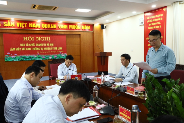 Ủy viên Ban Thường vụ, Trưởng Ban tổ chức Thành ủy Hà Nội Vũ Đức Bảo làm việc với Ban Thường vụ Huyện ủy Mê Linh - Ảnh 2.