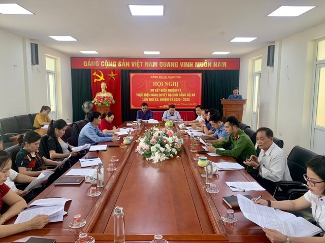 Đảng ủy xã Thạch Đà sơ kết giữa nhiệm kỳ thực hiện Nghị quyết Đại hội Đảng bộ xã lần thứ XX - Ảnh 1.