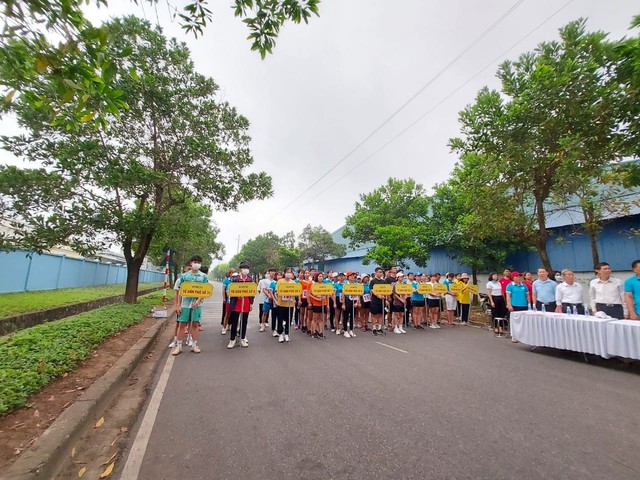 THỊ TRẤN QUANG MINH TỔ CHỨC LỄ PHÁT ĐỘNG NGÀY CHẠY OLYMPIC VÌ SỨC KHỎE TOÀN DÂN VÀ GIẢI CHẠY BÁO HÀ NỘI MỚI MỞ RỘNG LẦN THỨ 48 NĂM 2023 - Ảnh 4. THỊ TRẤN QUANG MINH TỔ CHỨC LỄ PHÁT ĐỘNG NGÀY CHẠY OLYMPIC VÌ SỨC KHỎE TOÀN DÂN VÀ GIẢI CHẠY BÁO HÀ NỘI MỚI MỞ RỘNG LẦN THỨ 48 NĂM 2023 - Ảnh 4.