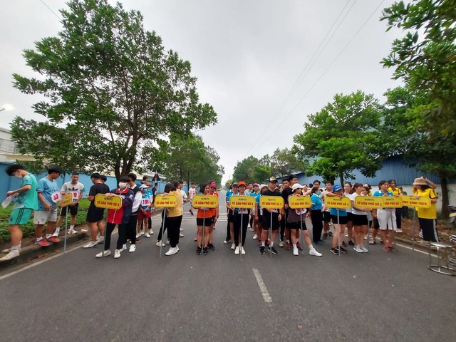 THỊ TRẤN QUANG MINH TỔ CHỨC LỄ PHÁT ĐỘNG NGÀY CHẠY OLYMPIC VÌ SỨC KHỎE TOÀN DÂN VÀ GIẢI CHẠY BÁO HÀ NỘI MỚI MỞ RỘNG LẦN THỨ 48 NĂM 2023 - Ảnh 9. THỊ TRẤN QUANG MINH TỔ CHỨC LỄ PHÁT ĐỘNG NGÀY CHẠY OLYMPIC VÌ SỨC KHỎE TOÀN DÂN VÀ GIẢI CHẠY BÁO HÀ NỘI MỚI MỞ RỘNG LẦN THỨ 48 NĂM 2023 - Ảnh 9.