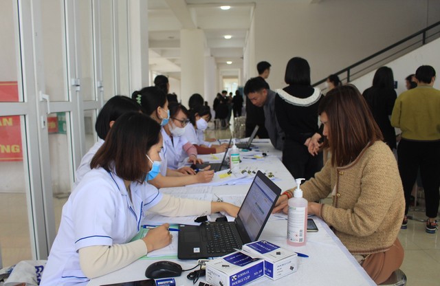 Huyện Mê Linh tổ chức khám sức khỏe định kỳ cho lãnh đạo, cán bộ, công chức, viên chức cấp huyện năm 2023 - Ảnh 3.