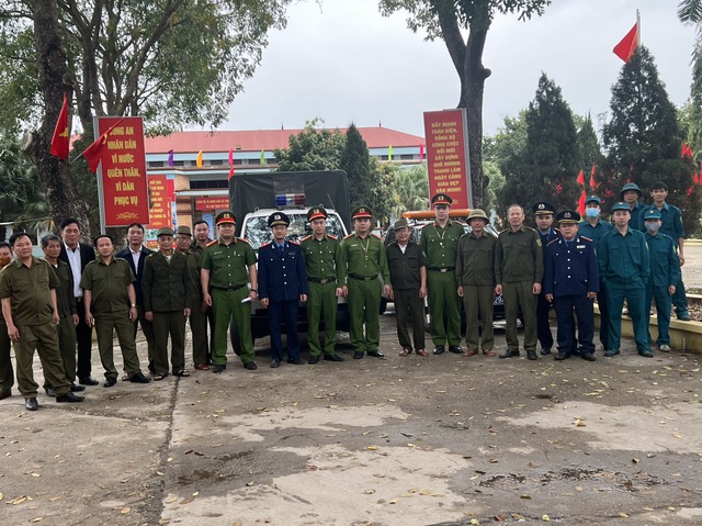 Thanh Lâm: Ra quân giải tỏa chợ cóc chợ tạm, vỉa hè, hàng lang an toàn giao thông trên địa bàn xã - Ảnh 1. Thanh Lâm: Ra quân giải tỏa chợ cóc chợ tạm, vỉa hè, hàng lang an toàn giao thông trên địa bàn xã - Ảnh 1.