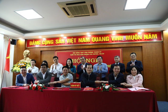 Hội nghị giao ban, ký kết thi đua cụm Văn phòng Huyện, Thị uỷ năm 2023 - Ảnh 7. Hội nghị giao ban, ký kết thi đua cụm Văn phòng Huyện, Thị uỷ năm 2023 - Ảnh 7.