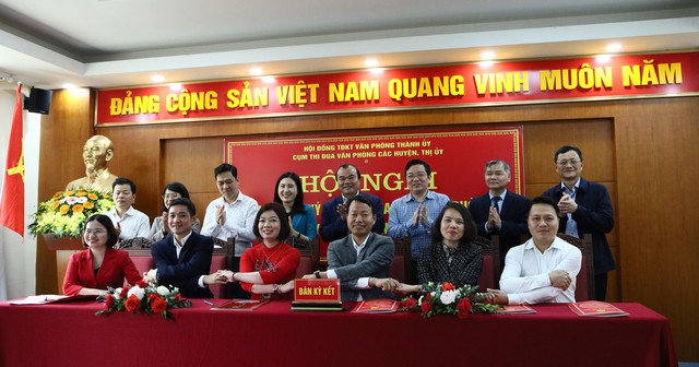 Hội nghị giao ban, ký kết thi đua cụm Văn phòng Huyện, Thị uỷ năm 2023 - Ảnh 6. Hội nghị giao ban, ký kết thi đua cụm Văn phòng Huyện, Thị uỷ năm 2023 - Ảnh 6.