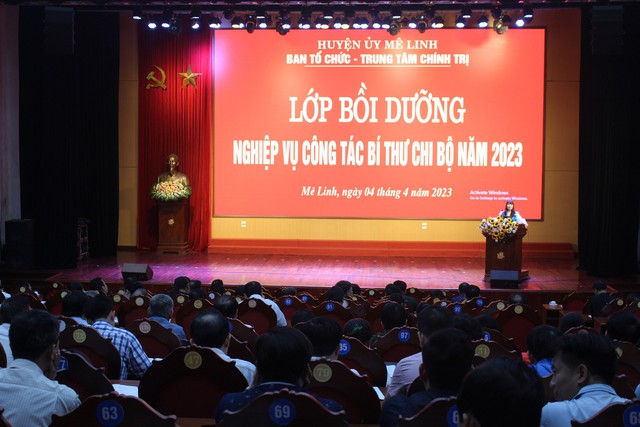 Mê Linh: Bồi dưỡng nghiệp vụ công tác Bí thư Chi bộ - Ảnh 1. Mê Linh: Bồi dưỡng nghiệp vụ công tác Bí thư Chi bộ - Ảnh 1.