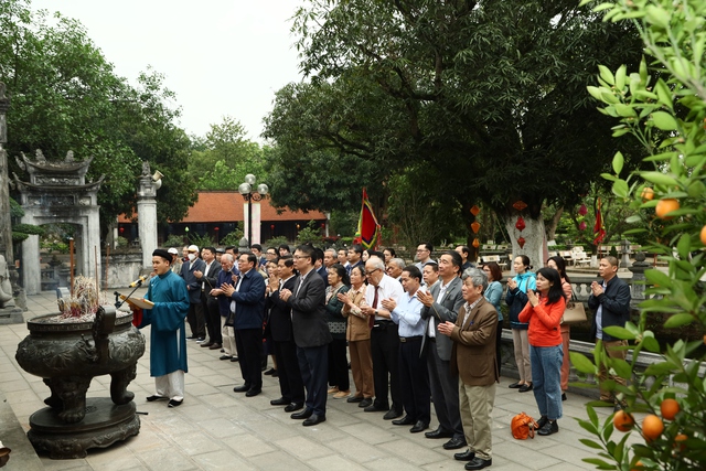 Đoàn cán bộ Ban Tuyên giáo Thành ủy Hà Nội qua các thời kỳ thăm và làm việc tại huyện Mê Linh - Ảnh 3. Đoàn cán bộ Ban Tuyên giáo Thành ủy Hà Nội qua các thời kỳ thăm và làm việc tại huyện Mê Linh - Ảnh 3.