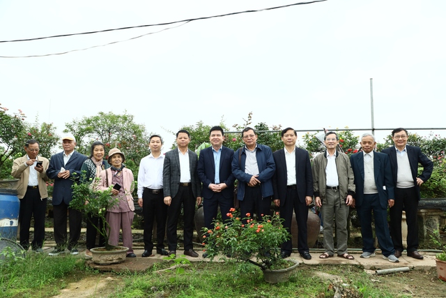 Đoàn cán bộ Ban Tuyên giáo Thành ủy Hà Nội qua các thời kỳ thăm và làm việc tại huyện Mê Linh - Ảnh 4. Đoàn cán bộ Ban Tuyên giáo Thành ủy Hà Nội qua các thời kỳ thăm và làm việc tại huyện Mê Linh - Ảnh 4.