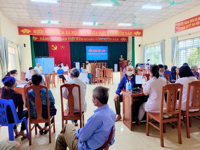 THỊ TRẤN QUANG MINH: TỔ CHỨC KHÁM, QUẢN LÝ SỨC KHỎE MIỄN PHÍ CHO NHÂN DÂN TRÊN ĐỊA BÀN NĂM 2023 - Ảnh 6. THỊ TRẤN QUANG MINH: TỔ CHỨC KHÁM, QUẢN LÝ SỨC KHỎE MIỄN PHÍ CHO NHÂN DÂN TRÊN ĐỊA BÀN NĂM 2023 - Ảnh 6.