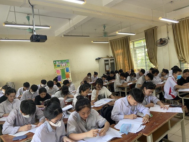 Các trường THCS trên địa bàn Huyện: Tăng tôc ôn luyên cho hoc sinh thi tuyên vao lớp 10 năm học 2023 - 2024 - Ảnh 3. Các trường THCS trên địa bàn Huyện: Tăng tôc ôn luyên cho hoc sinh thi tuyên vao lớp 10 năm học 2023 - 2024 - Ảnh 3.