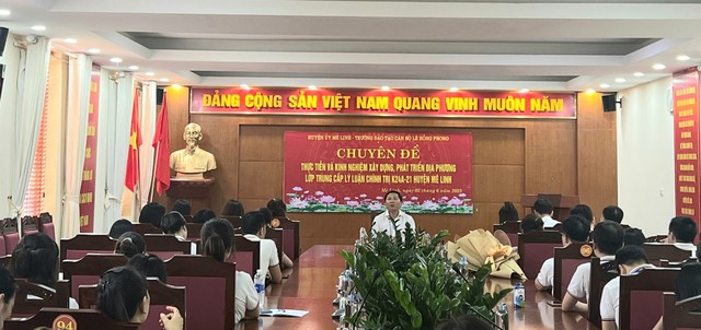 Bồi dưỡng kiến thức thực tế cho học viên lớp Trung cấp Chính trị - Ảnh 2. Bồi dưỡng kiến thức thực tế cho học viên lớp Trung cấp Chính trị - Ảnh 2.