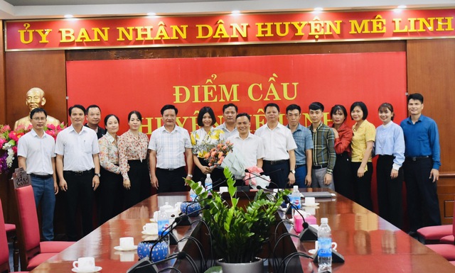 Công bố Quyết định bổ nhiệm Giám đốc Trung tâm Văn hóa - Thông tin và Thể thao huyện Mê Linh - Ảnh 1. Công bố Quyết định bổ nhiệm Giám đốc Trung tâm Văn hóa - Thông tin và Thể thao huyện Mê Linh - Ảnh 1.