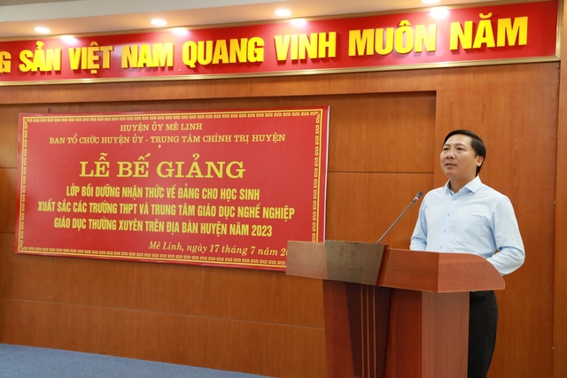 Mê Linh: 62 học sinh xuất sắc khối THPT hoàn thành khóa học nhận thức về Đảng - Ảnh 2.