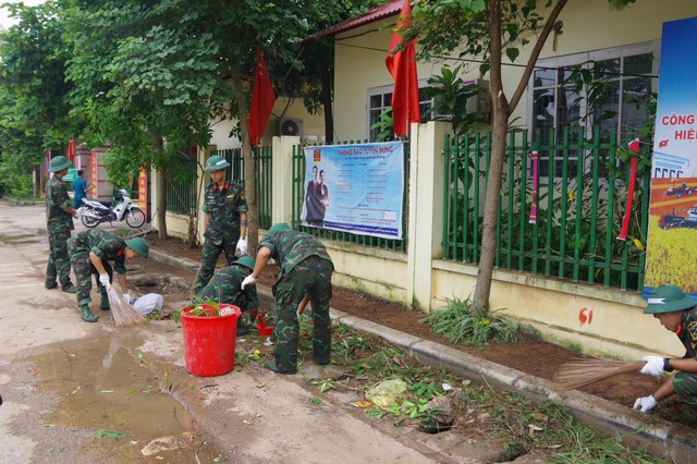 Gặp mặt cán bộ, chiến sỹ Tiểu đoàn Trinh sát 20- Bộ Tư lệnh Thủ đô Hà Nội về làm công tác dân vận tại xã Thanh Lâm- huyện Mê Linh- TP. Hà Nội - Ảnh 9. Gặp mặt cán bộ, chiến sỹ Tiểu đoàn Trinh sát 20- Bộ Tư lệnh Thủ đô Hà Nội về làm công tác dân vận tại xã Thanh Lâm- huyện Mê Linh- TP. Hà Nội - Ảnh 9.
