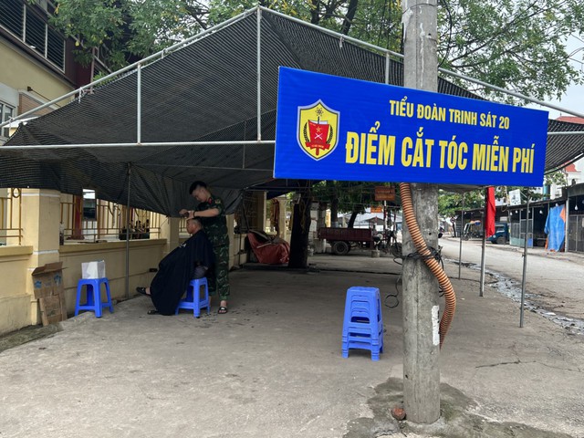 Gặp mặt cán bộ, chiến sỹ Tiểu đoàn Trinh sát 20- Bộ Tư lệnh Thủ đô Hà Nội về làm công tác dân vận tại xã Thanh Lâm- huyện Mê Linh- TP. Hà Nội - Ảnh 6. Gặp mặt cán bộ, chiến sỹ Tiểu đoàn Trinh sát 20- Bộ Tư lệnh Thủ đô Hà Nội về làm công tác dân vận tại xã Thanh Lâm- huyện Mê Linh- TP. Hà Nội - Ảnh 6.