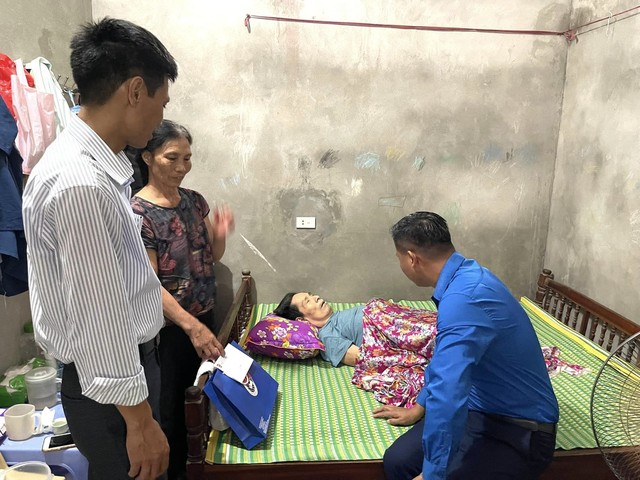 ĐOÀN XÃ TIỀN PHONG PHÁT HUY TRUYỀN THỐNG "UỐNG NƯỚC NHỚ NGUỒN" - Ảnh 3. ĐOÀN XÃ TIỀN PHONG PHÁT HUY TRUYỀN THỐNG "UỐNG NƯỚC NHỚ NGUỒN" - Ảnh 3.