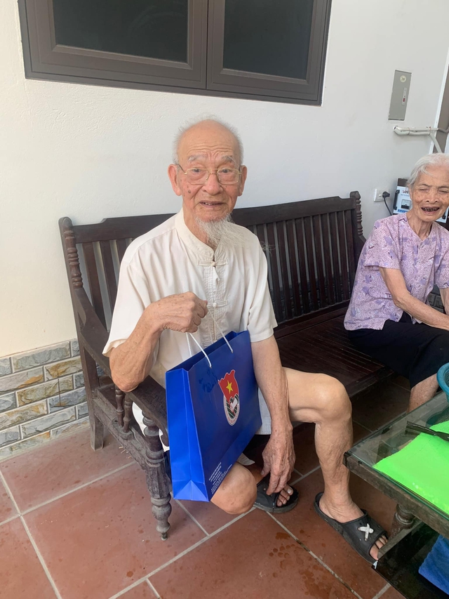 ĐOÀN XÃ TIỀN PHONG PHÁT HUY TRUYỀN THỐNG "UỐNG NƯỚC NHỚ NGUỒN" - Ảnh 10. ĐOÀN XÃ TIỀN PHONG PHÁT HUY TRUYỀN THỐNG "UỐNG NƯỚC NHỚ NGUỒN" - Ảnh 10.