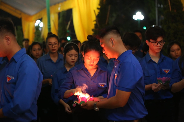 Phóng sự ảnh:  Tuổi trẻ Mê Linh tri ân các Anh hùng Liệt sỹ - Ảnh 4.