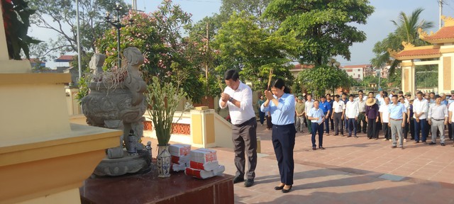 xã Liên Mạc tổ chức các hoạt động thiết thực Kỷ niệm 76 năm ngày Thương binh - Liệt sỹ - Ảnh 9. xã Liên Mạc tổ chức các hoạt động thiết thực Kỷ niệm 76 năm ngày Thương binh - Liệt sỹ - Ảnh 9.