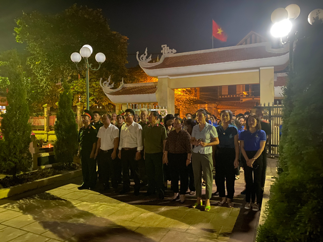 Đoàn thanh niên xã Thạch Đà: Tổ chức lễ thắp nến tri ân
kỷ niệm 76 năm ngày Thương binh Liệt sỹ (27/7/1947-27/7/2023)
- Ảnh 1. Đoàn thanh niên xã Thạch Đà: Tổ chức lễ thắp nến tri ân
kỷ niệm 76 năm ngày Thương binh Liệt sỹ (27/7/1947-27/7/2023)
- Ảnh 1.