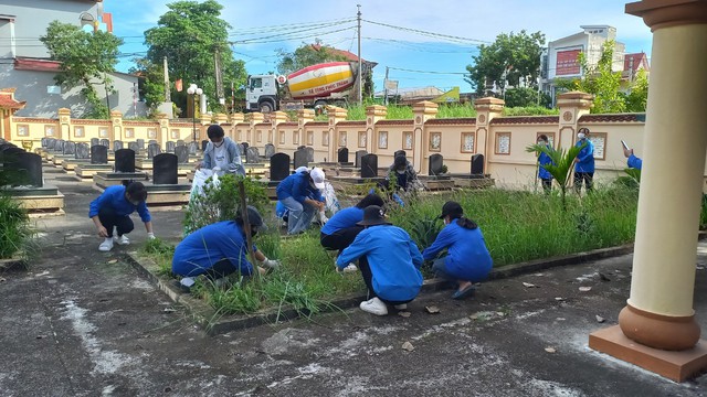 Sôi nổi các hoạt động kỷ niệm 76 năm ngày Thương binh Liệt sỹ - Ảnh 3. Sôi nổi các hoạt động kỷ niệm 76 năm ngày Thương binh Liệt sỹ - Ảnh 3.