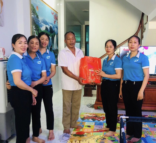 Các Chi hội phụ nữ trong toàn xã thiết thực tổ chức các hoạt động “Đền ơn đáp nghĩa” nhân kỷ niệm 76 năm Ngày Thương binh – liệt sỹ 27/7/1947-27/7/2023 - Ảnh 21. Các Chi hội phụ nữ trong toàn xã thiết thực tổ chức các hoạt động “Đền ơn đáp nghĩa” nhân kỷ niệm 76 năm Ngày Thương binh – liệt sỹ 27/7/1947-27/7/2023 - Ảnh 21.