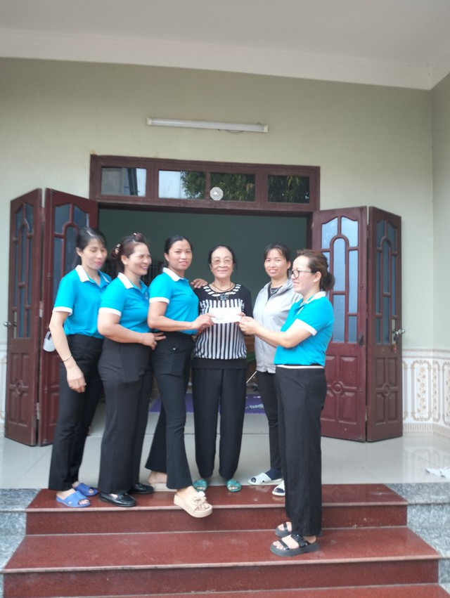 Các Chi hội phụ nữ trong toàn xã thiết thực tổ chức các hoạt động “Đền ơn đáp nghĩa” nhân kỷ niệm 76 năm Ngày Thương binh – liệt sỹ 27/7/1947-27/7/2023 - Ảnh 1. Các Chi hội phụ nữ trong toàn xã thiết thực tổ chức các hoạt động “Đền ơn đáp nghĩa” nhân kỷ niệm 76 năm Ngày Thương binh – liệt sỹ 27/7/1947-27/7/2023 - Ảnh 1.