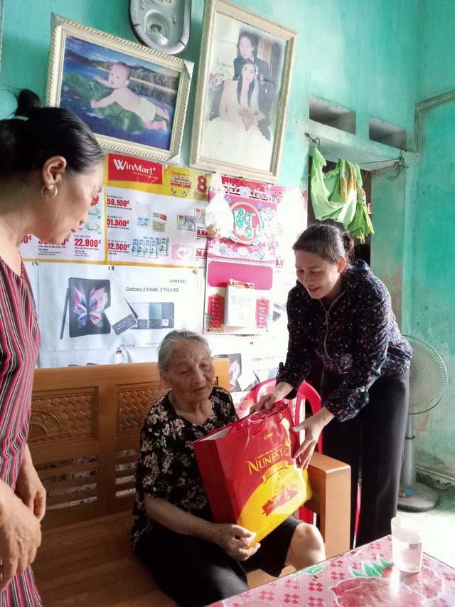 Các Chi hội phụ nữ trong toàn xã thiết thực tổ chức các hoạt động “Đền ơn đáp nghĩa” nhân kỷ niệm 76 năm Ngày Thương binh – liệt sỹ 27/7/1947-27/7/2023 - Ảnh 7. Các Chi hội phụ nữ trong toàn xã thiết thực tổ chức các hoạt động “Đền ơn đáp nghĩa” nhân kỷ niệm 76 năm Ngày Thương binh – liệt sỹ 27/7/1947-27/7/2023 - Ảnh 7.