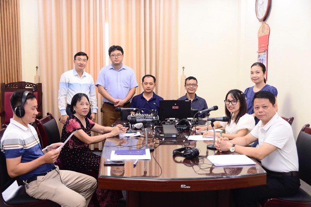 Mê Linh tham dự chương trình phát thanh trực tiếp kỷ niệm "15 năm mở rộng địa giới hành chính Thủ đô- Sức bật mạnh mẽ" - Ảnh 1. Mê Linh tham dự chương trình phát thanh trực tiếp kỷ niệm "15 năm mở rộng địa giới hành chính Thủ đô- Sức bật mạnh mẽ" - Ảnh 1.