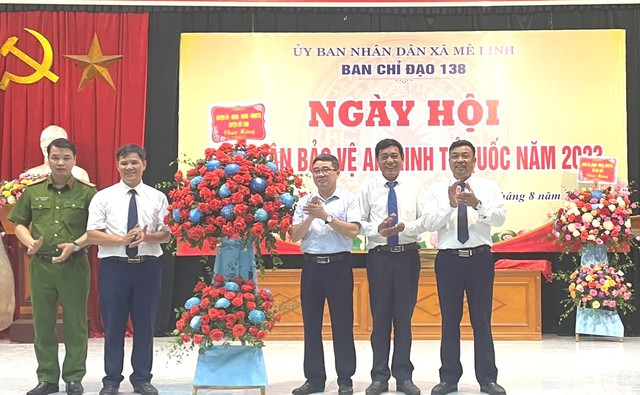 Chủ nhiệm Ủy ban Kiểm tra Huyện ủy Nguyễn Minh Hải dự "Ngày hội toàn dân bảo vệ an ninh Tổ quốc" xã Mê Linh - Ảnh 1. Chủ nhiệm Ủy ban Kiểm tra Huyện ủy Nguyễn Minh Hải dự "Ngày hội toàn dân bảo vệ an ninh Tổ quốc" xã Mê Linh - Ảnh 1.