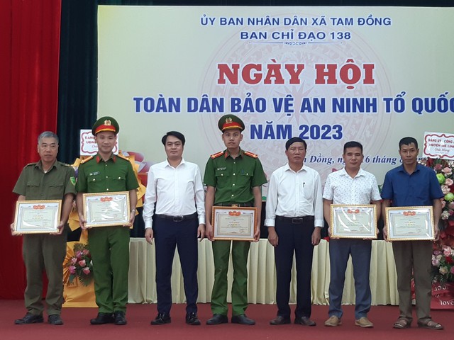 Xã Tam Đồng tổ chức "Ngày hội toàn dân bảo vệ an ninh Tổ quốc" - Ảnh 5. Xã Tam Đồng tổ chức "Ngày hội toàn dân bảo vệ an ninh Tổ quốc" - Ảnh 5.