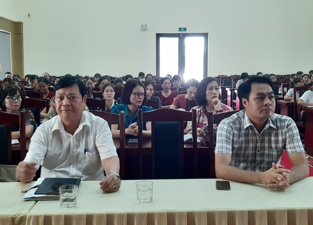 TỔ CHỨC BỒI DƯỠNG CHÍNH TRỊ HÈ CHO CÁN BỘ QUẢN LÝ, GIÁO VIÊN NĂM 2023 - Ảnh 1. TỔ CHỨC BỒI DƯỠNG CHÍNH TRỊ HÈ CHO CÁN BỘ QUẢN LÝ, GIÁO VIÊN NĂM 2023 - Ảnh 1.