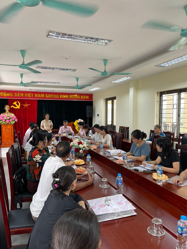 Hội nghị Kiểm tra, giám sát của Ban đại diện Hội đồng quản trị Ngân hàng chính sách xã hội thành phố Hà Nội làm việc với UBND xã và các đoàn thể xã Tam Đồng trong quá trình triển khai, thực hiện quản lý chính sách tín dụng trên địa bàn xã - Ảnh 6. Hội nghị Kiểm tra, giám sát của Ban đại diện Hội đồng quản trị Ngân hàng chính sách xã hội thành phố Hà Nội làm việc với UBND xã và các đoàn thể xã Tam Đồng trong quá trình triển khai, thực hiện quản lý chính sách tín dụng trên địa bàn xã - Ảnh 6.