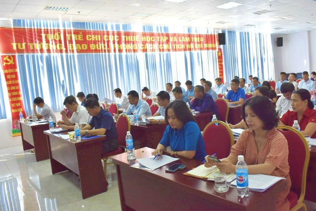 Mê Linh triển khai công tác thu thuế sử dụng đất phi nông nghiệp và quản lý thuế hộ kinh doanh - Ảnh 1. Mê Linh triển khai công tác thu thuế sử dụng đất phi nông nghiệp và quản lý thuế hộ kinh doanh - Ảnh 1.