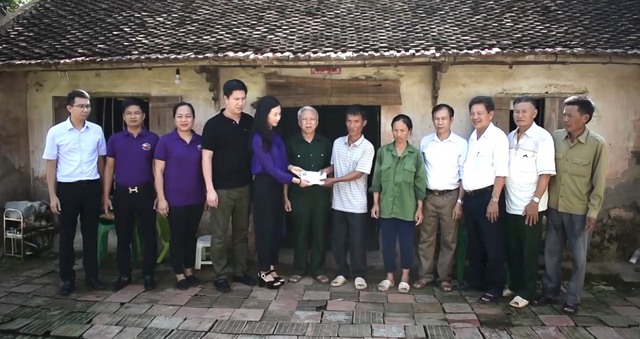 Kỷ niệm 62 năm thảm họa da cam ở Việt Nam (10/8/1961 - 10/8/2023); 15 năm Ngày thành lập Hội Nạn nhân chất độc da cam/ddioxin huyện Mê Linh (10/8/2008-10/8/2023): Mê Linh chung tay xoa dịu nỗi đau da cam - Ảnh 2.