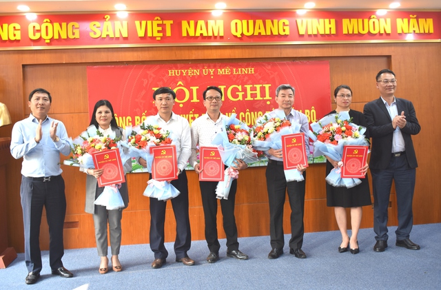 Đồng chí Bí thư Huyện ủy Nguyễn Thanh Liêm: Điều động, luân chuyển giúp cán bộ rèn luyện từ thực tiễn - Ảnh 2. Đồng chí Bí thư Huyện ủy Nguyễn Thanh Liêm: Điều động, luân chuyển giúp cán bộ rèn luyện từ thực tiễn - Ảnh 2.