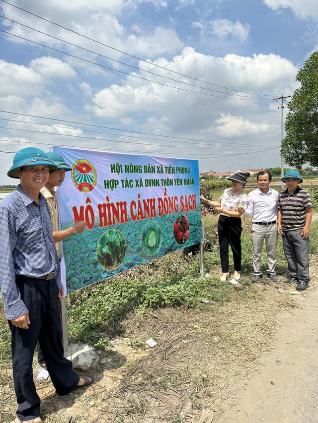 HỘI NGHỊ TẬP HUẤN CHUYỂN GIAO CÁC TIẾN BỘ KỸ THUẬT VÀO SẢN XUẤT TRỒNG TRỌT NĂM 2023 - Ảnh 4. HỘI NGHỊ TẬP HUẤN CHUYỂN GIAO CÁC TIẾN BỘ KỸ THUẬT VÀO SẢN XUẤT TRỒNG TRỌT NĂM 2023 - Ảnh 4.