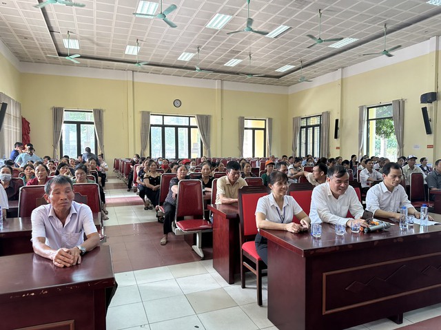 HỘI NGHỊ TẬP HUẤN CHUYỂN GIAO CÁC TIẾN BỘ KỸ THUẬT VÀO SẢN XUẤT TRỒNG TRỌT NĂM 2023 - Ảnh 2. HỘI NGHỊ TẬP HUẤN CHUYỂN GIAO CÁC TIẾN BỘ KỸ THUẬT VÀO SẢN XUẤT TRỒNG TRỌT NĂM 2023 - Ảnh 2.
