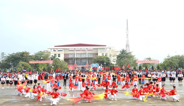 Long trọng Lễ khai mạc Hội khỏe Phù Đổng huyện Mê Linh lần thứ X năm 2024- Ảnh 5. Long trọng Lễ khai mạc Hội khỏe Phù Đổng huyện Mê Linh lần thứ X năm 2024- Ảnh 5.