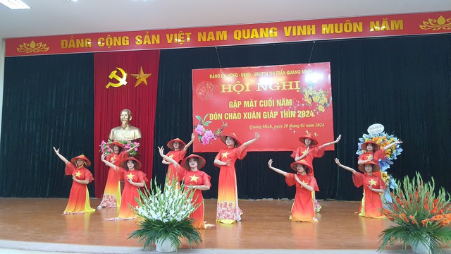 Thị trấn Quang Minh tổ chức hội nghị gặp mặt cuối năm 2023, chào đón xuân Giáp Thìn 2024- Ảnh 4.
