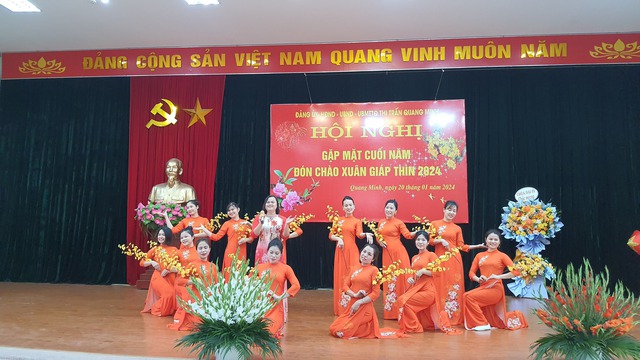 Thị trấn Quang Minh tổ chức hội nghị gặp mặt cuối năm 2023, chào đón xuân Giáp Thìn 2024- Ảnh 3.