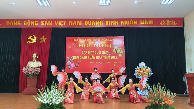 Thị trấn Quang Minh tổ chức hội nghị gặp mặt cuối năm 2023, chào đón xuân Giáp Thìn 2024- Ảnh 5.