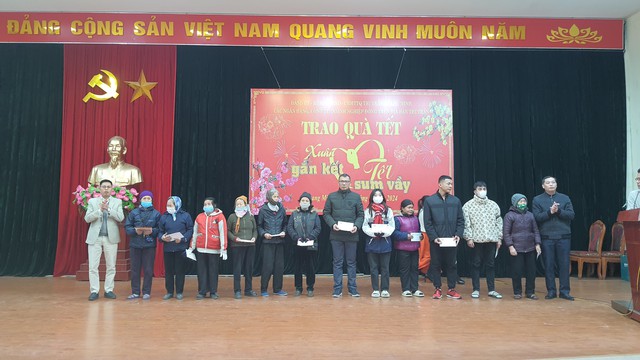 Thị trấn Quang Minh tổ chức hội nghị trao quà tết nhân dịp Tết Nguyên đán Giáp Thìn, năm 2024 bằng nguồn xã hội hóa- Ảnh 10. Thị trấn Quang Minh tổ chức hội nghị trao quà tết nhân dịp Tết Nguyên đán Giáp Thìn, năm 2024 bằng nguồn xã hội hóa- Ảnh 10.