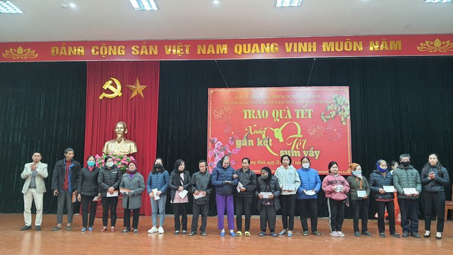Thị trấn Quang Minh tổ chức hội nghị trao quà tết nhân dịp Tết Nguyên đán Giáp Thìn, năm 2024 bằng nguồn xã hội hóa- Ảnh 9. Thị trấn Quang Minh tổ chức hội nghị trao quà tết nhân dịp Tết Nguyên đán Giáp Thìn, năm 2024 bằng nguồn xã hội hóa- Ảnh 9.