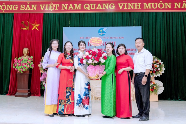 Hội Liên hiệp Phụ nữ xã Hoàng Kim tổ chức hội nghị: Kỷ niệm 94 năm thành lập hội LHPN Việt Nam và ngày Phụ nữ Việt Nam 20/10. Tổng kết công tác Hội Phụ nữ và hoạt động TYM năm 2024; phương hướng, nhiệm vụ công tác hội Phụ nữ và hoạt động TYM năm 2025.- Ảnh 9.