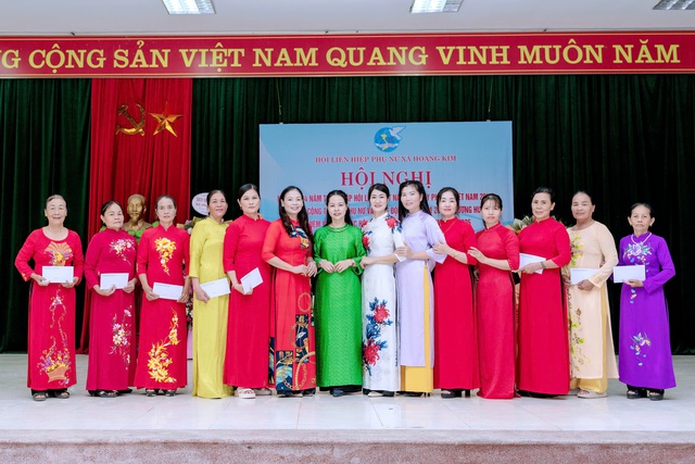 Hội Liên hiệp Phụ nữ xã Hoàng Kim tổ chức hội nghị: Kỷ niệm 94 năm thành lập hội LHPN Việt Nam và ngày Phụ nữ Việt Nam 20/10. Tổng kết công tác Hội Phụ nữ và hoạt động TYM năm 2024; phương hướng, nhiệm vụ công tác hội Phụ nữ và hoạt động TYM năm 2025.- Ảnh 11.