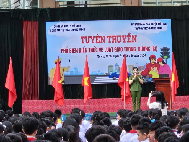 Công an thị trấn Quang Minh tổ chức tuyên truyền, phổ biến kiến thức về luật giao thông được bộ trên địa bàn năm 2024- Ảnh 1.