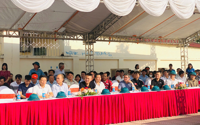 Khai mạc Giải bóng đá tranh Cúp Hai Bà Trưng huyện Mê Linh lần thứ III, năm 2024- Ảnh 2. Khai mạc Giải bóng đá tranh Cúp Hai Bà Trưng huyện Mê Linh lần thứ III, năm 2024- Ảnh 2.