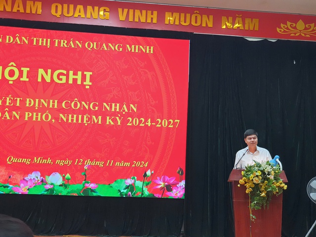 Thị trấn Quang Minh trao quyết định công nhận tổ trưởng tổ dân phố, nhiệm kỳ 2024-2027- Ảnh 2.