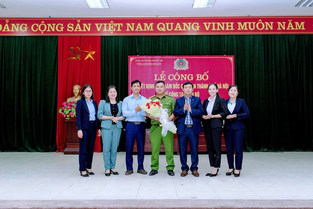 Lễ công bố Quyết định của Giám đốc Công an Thành phố Hà Nội về công tác cán bộ tại xã Hoàng Kim- Ảnh 6.